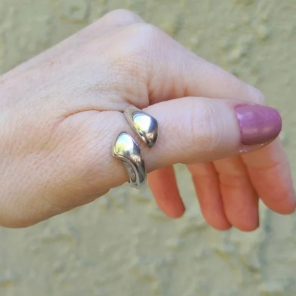 925 Sterling Silver Vintage Modernist Overlap Ring, Size 9 Unisex - Picture 8 of 9